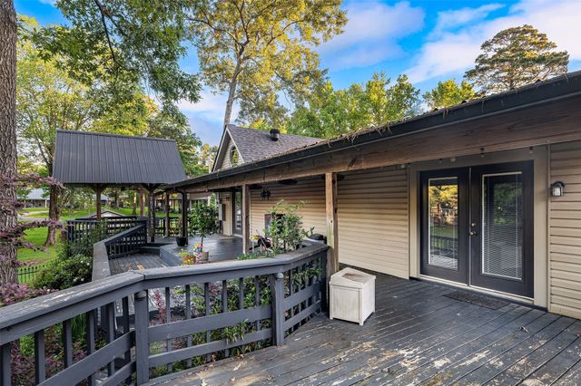 2275 Woodstone Drive, Benton, LA 71006