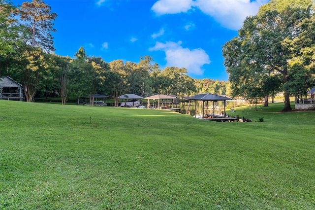 2275 Woodstone Drive, Benton, LA 71006