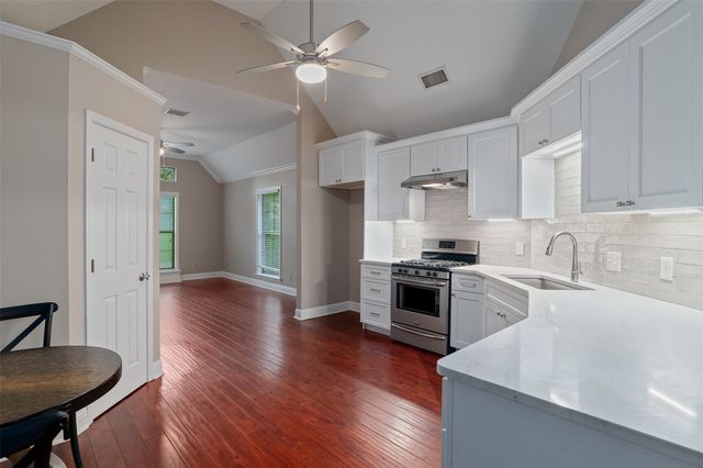 2275 Woodstone Drive, Benton, LA 71006