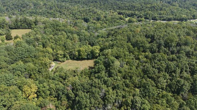 156 Madden Private Ln, Bethpage, TN 37022