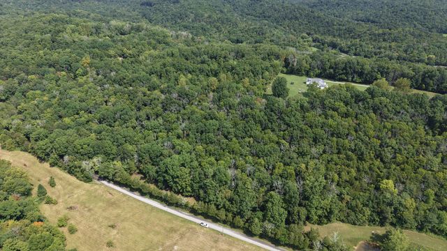 156 Madden Private Ln, Bethpage, TN 37022