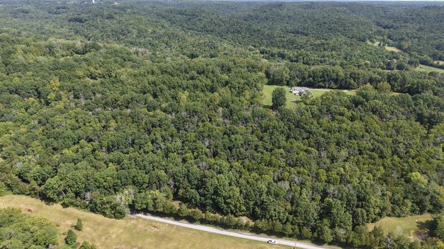 156 Madden Private Ln, Bethpage, TN 37022