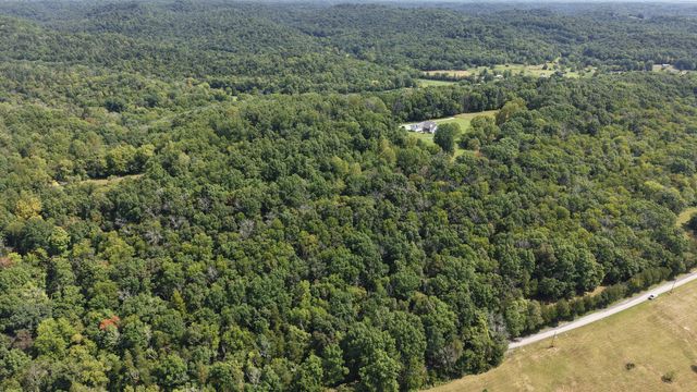 156 Madden Private Ln, Bethpage, TN 37022