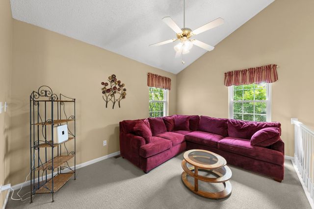 320 Cimarron Road E, Lombard, IL 60148