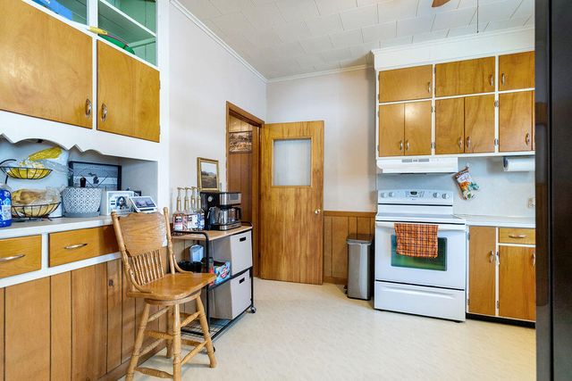 735 E Marshall Street, Hastings, MI 49058