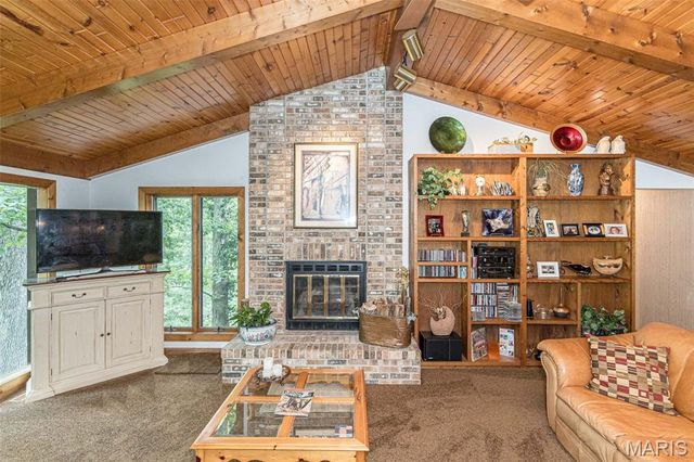 7 Walnut Ridge Court, Defiance, MO 63341
