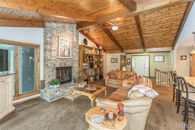 7 Walnut Ridge Court, Defiance, MO 63341