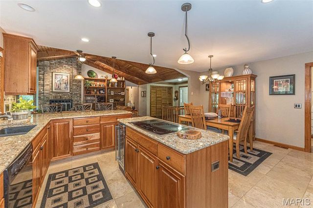 7 Walnut Ridge Court, Defiance, MO 63341
