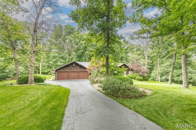 7 Walnut Ridge Court, Defiance, MO 63341