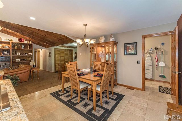 7 Walnut Ridge Court, Defiance, MO 63341