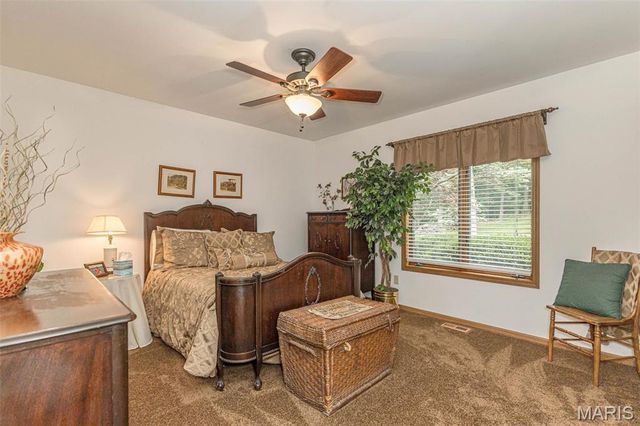 7 Walnut Ridge Court, Defiance, MO 63341
