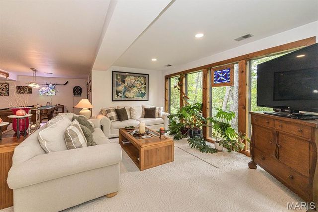 7 Walnut Ridge Court, Defiance, MO 63341