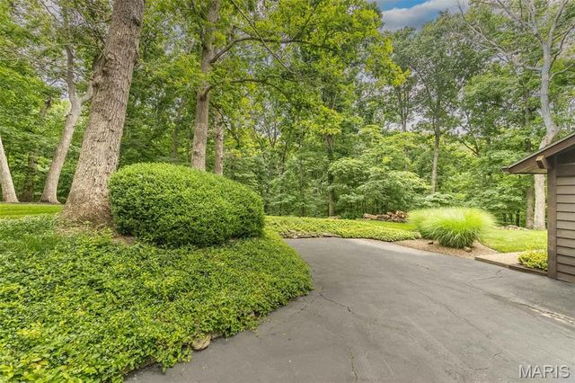 7 Walnut Ridge Court, Defiance, MO 63341