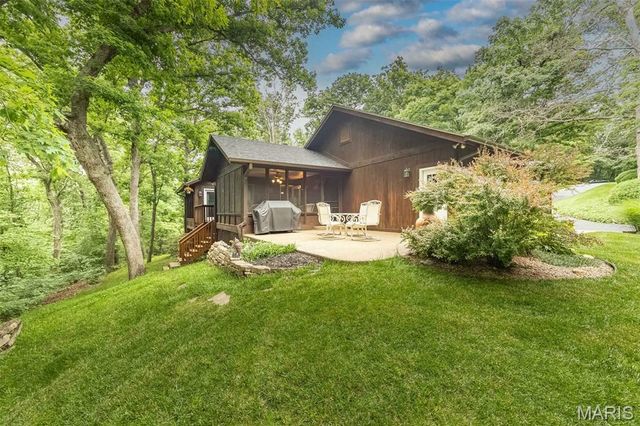 7 Walnut Ridge Court, Defiance, MO 63341