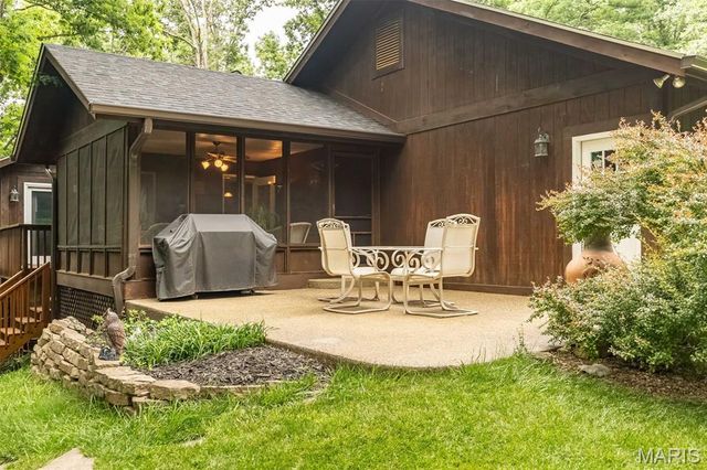 7 Walnut Ridge Court, Defiance, MO 63341