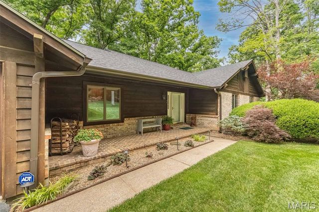 7 Walnut Ridge Court, Defiance, MO 63341