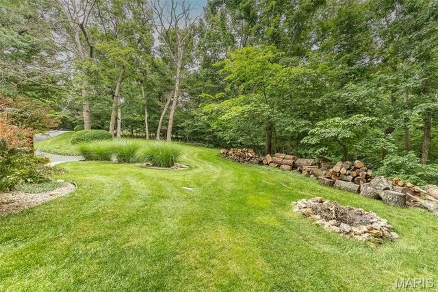 7 Walnut Ridge Court, Defiance, MO 63341