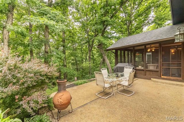 7 Walnut Ridge Court, Defiance, MO 63341