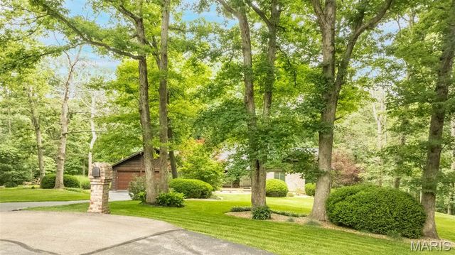 7 Walnut Ridge Court, Defiance, MO 63341