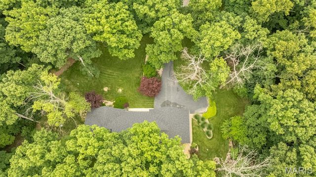 7 Walnut Ridge Court, Defiance, MO 63341