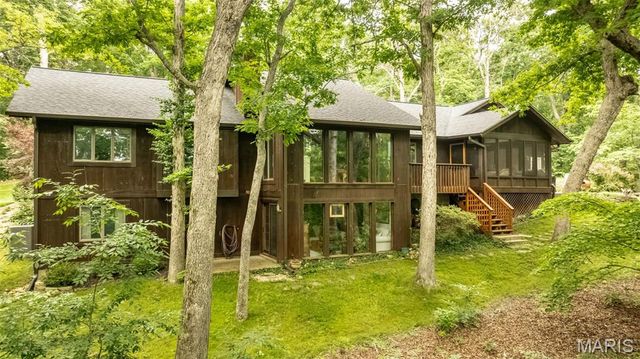7 Walnut Ridge Court, Defiance, MO 63341