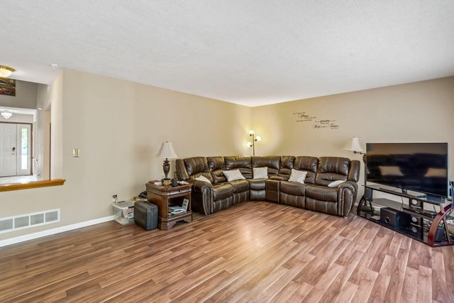 5556 Falco Drive 5556 Falco Drive, Westerville, OH 43081