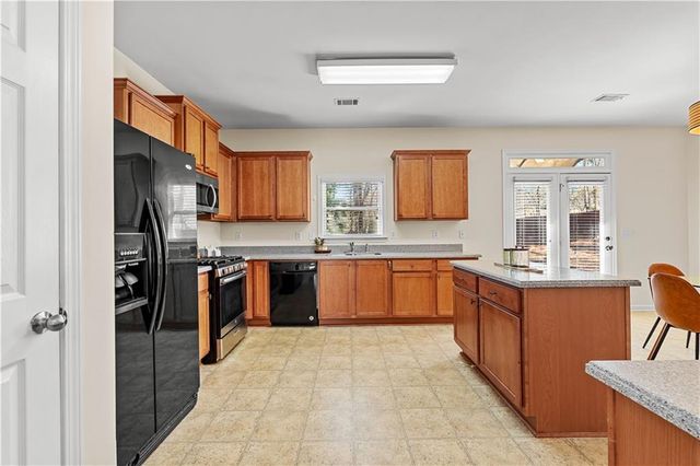 39 Brisbane Court, Newnan, GA 30263