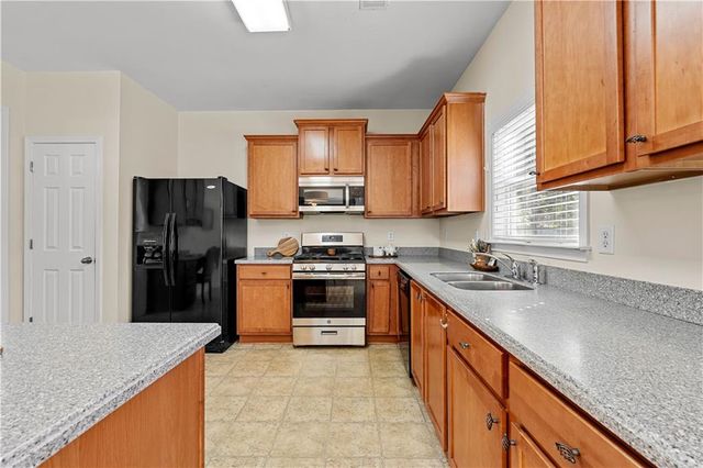 39 Brisbane Court, Newnan, GA 30263