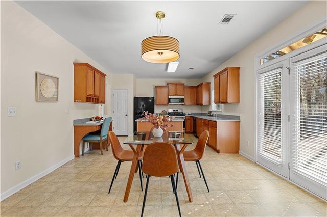 39 Brisbane Court, Newnan, GA 30263