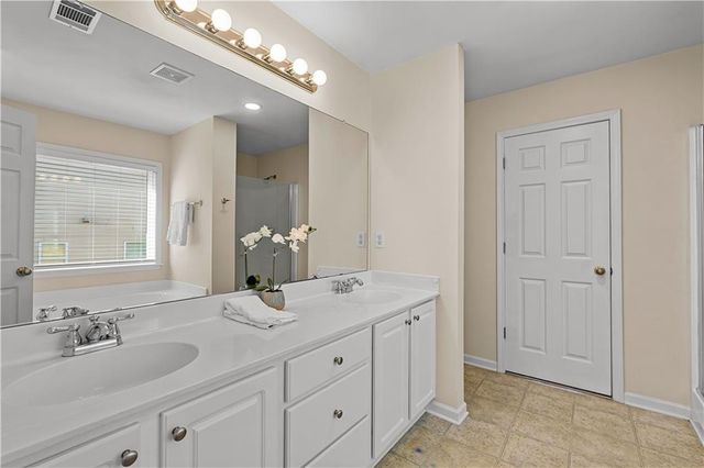 39 Brisbane Court, Newnan, GA 30263