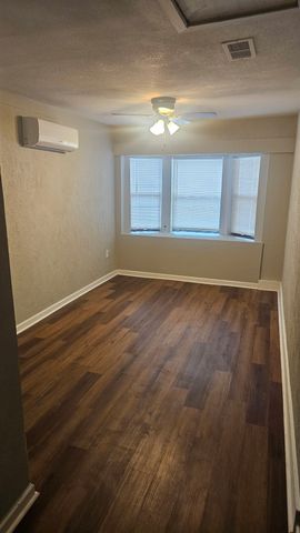 5604 Oak Grove Road, Fort Worth, TX 76134