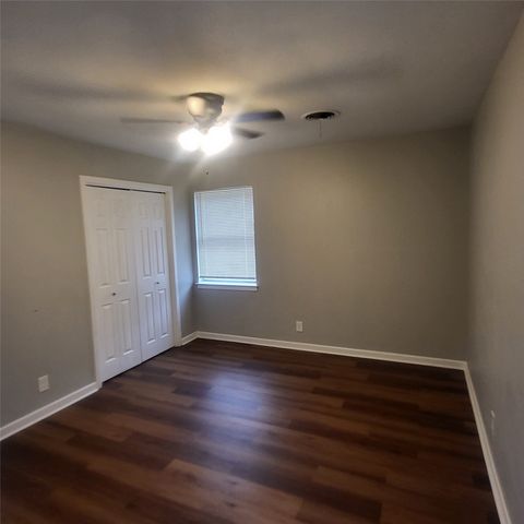 5604 Oak Grove Road, Fort Worth, TX 76134