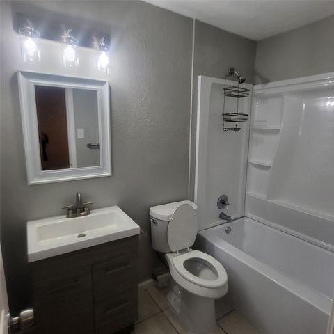 5604 Oak Grove Road, Fort Worth, TX 76134