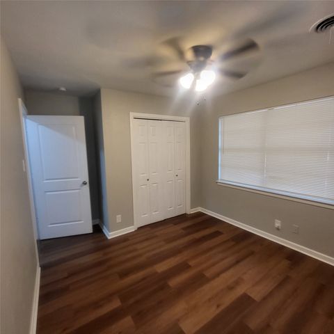 5604 Oak Grove Road, Fort Worth, TX 76134