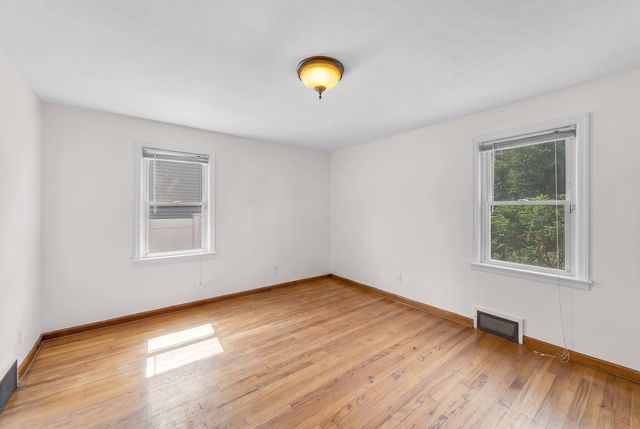 44 Arthur St, Springfield, MA 01104
