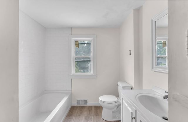 44 Arthur St, Springfield, MA 01104