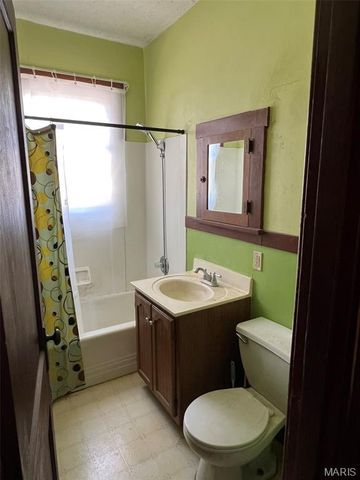 207 Gremer Avenue, Edwardsville, IL 62025