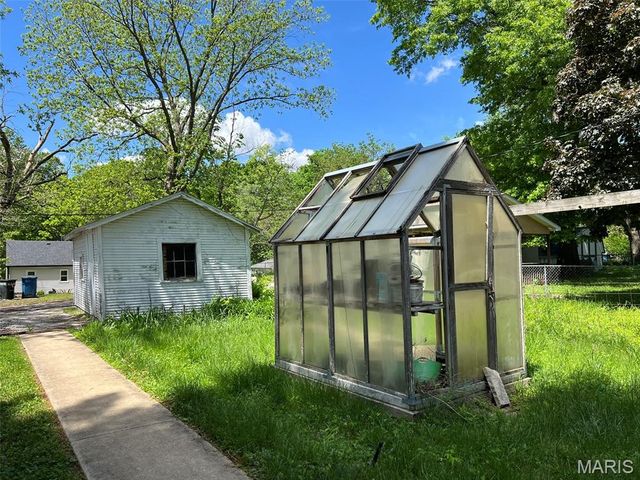 207 Gremer Avenue, Edwardsville, IL 62025