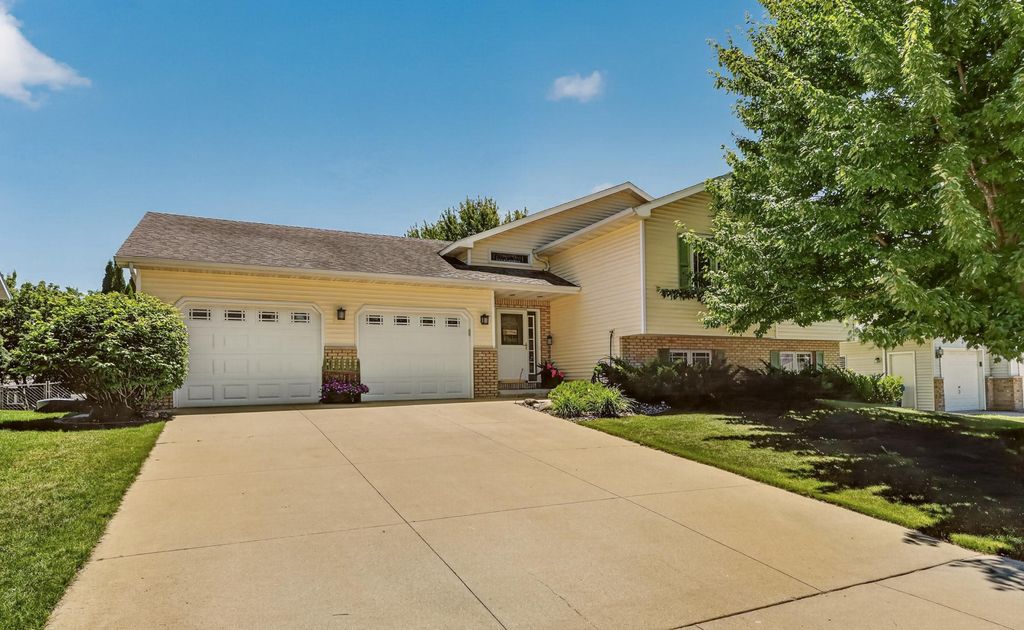 4462 Durham Lane NW, Rochester, MN 55901