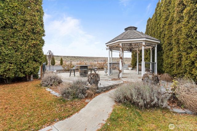 19678 Fairway Drive NW, Soap Lake, WA 98851