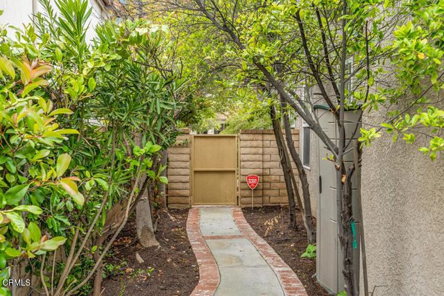 28067 Liana Lane, Valencia, CA 91354