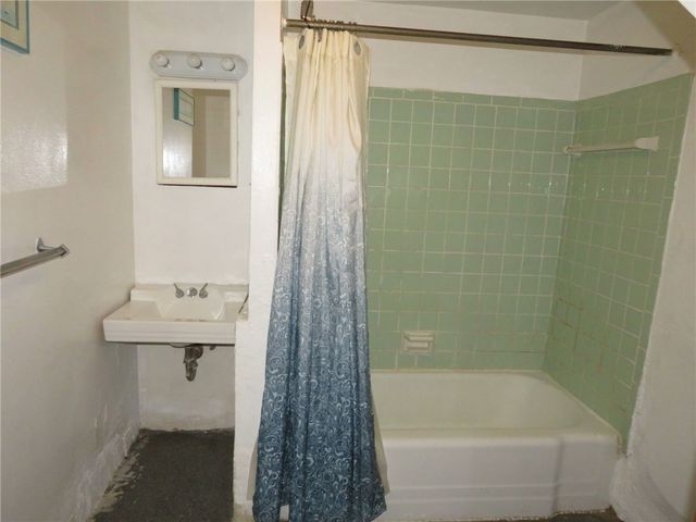 423 Braddock Rd, Forest Hills Boro, PA 15221