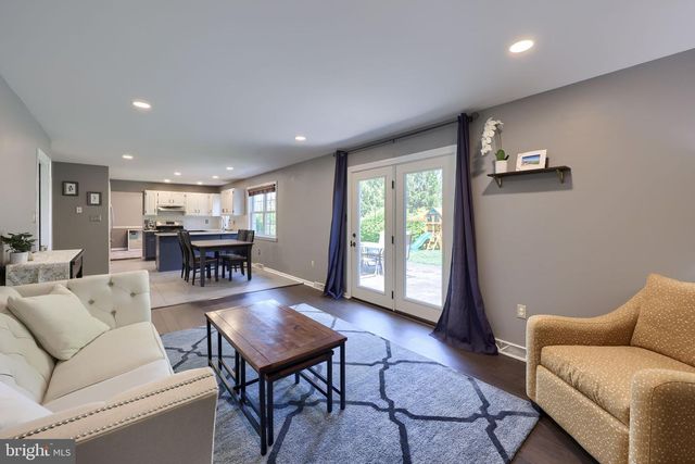 911 JADE AVE, Lancaster, PA 17601
