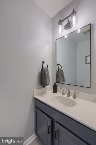 911 JADE AVE, Lancaster, PA 17601