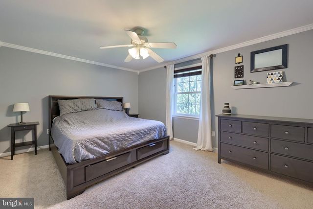 911 JADE AVE, Lancaster, PA 17601
