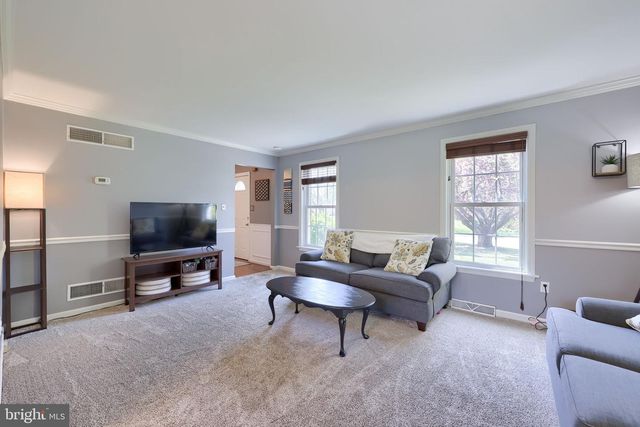 911 JADE AVE, Lancaster, PA 17601