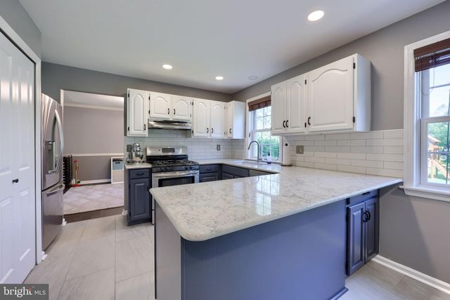911 JADE AVE, Lancaster, PA 17601