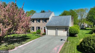 911 JADE AVE, Lancaster, PA 17601