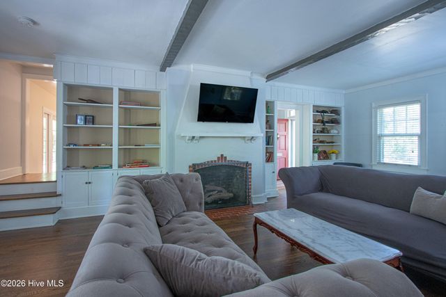 310 E Morganton Road, Southern Pines, NC 28387