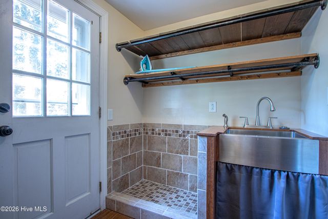 310 E Morganton Road, Southern Pines, NC 28387